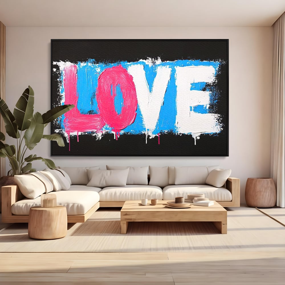 Tablou canvas cu tablou canvas cu mesajul love, in rama de aluminiu negru, pe perete intr-un living
